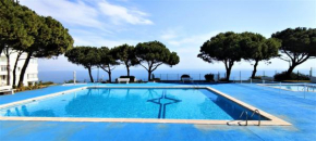 Stylish Seaview Apartment
